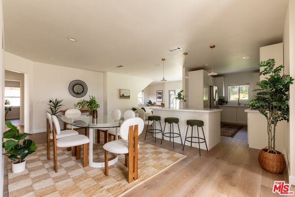 Dining room, Interior, Kitchen, Pendant Lights, Recessed Lighting, Wood Texture Flooring