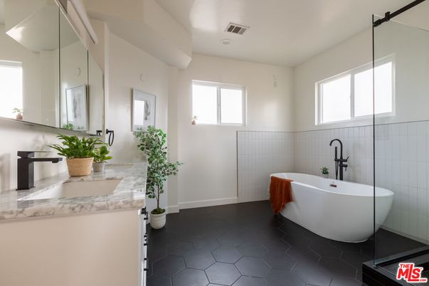 Bathroom, Free Standing Baths, Interior, Recessed Lighting