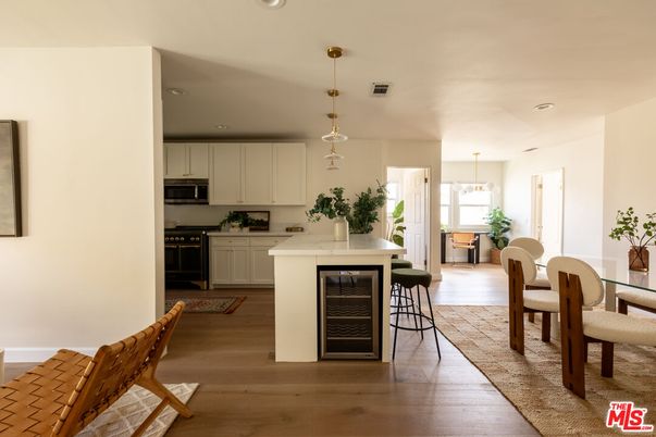 Dining room, Interior, Kitchen, Pendant Lights, Recessed Lighting, Wood Texture Flooring