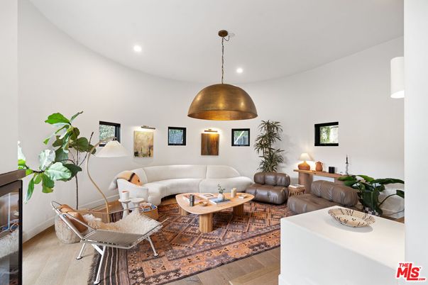 Interior, Living room, Pendant Lights, Recessed Lighting, Wood Texture Flooring