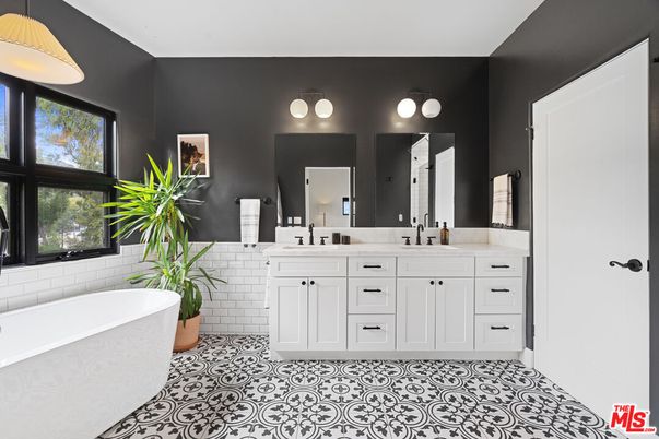 Bathroom, Dual Sink Vanities, Free Standing Baths, Interior