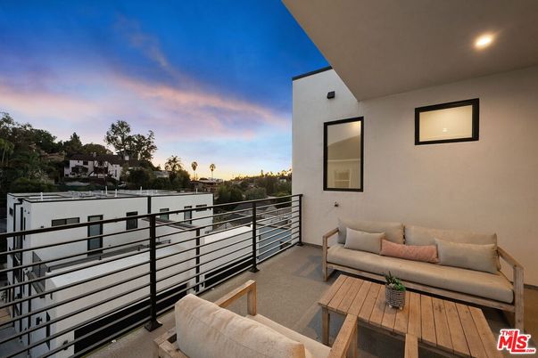Exterior, Recessed Lighting