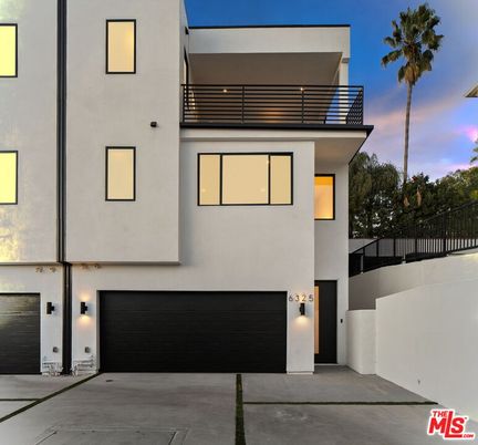 Attached, Exterior, Facade, Modern