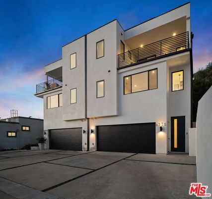 Attached, Exterior, Facade, Modern