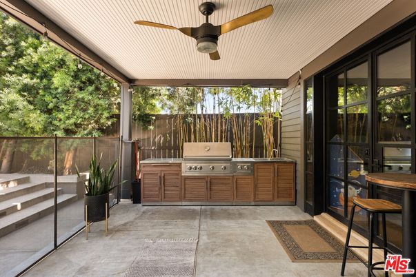 Exterior, Hot Tub