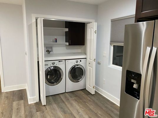 Interior, Utility Closets, Washer, Wood Texture Flooring
