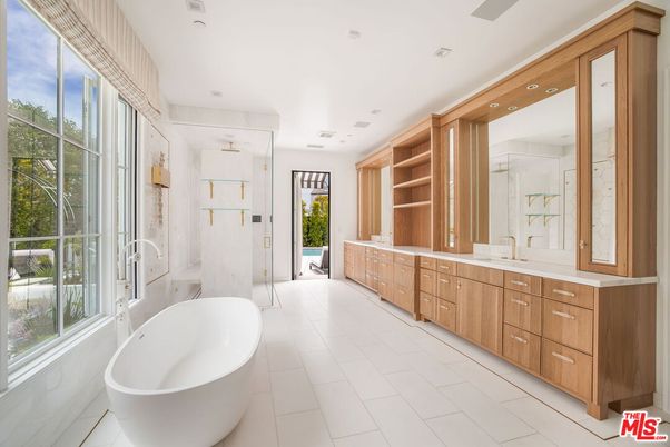 Bathroom, Dual Sink Vanities, Free Standing Baths, Glass Shower, Interior, Recessed Lighting