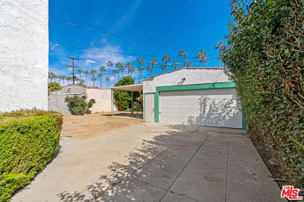 Backyard, Detached Garage, Exterior