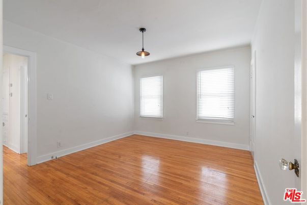Empty room, Interior, Pendant Lights, Wood Texture Flooring