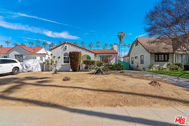 Backyard, Exterior, Facade, Spanish Mediterranean
