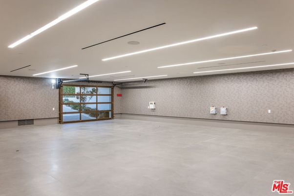 Garage, Interior, Recessed Lighting