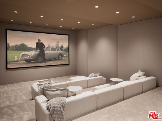 Interior, Projection Screen, Recessed Lighting, Theatre Room