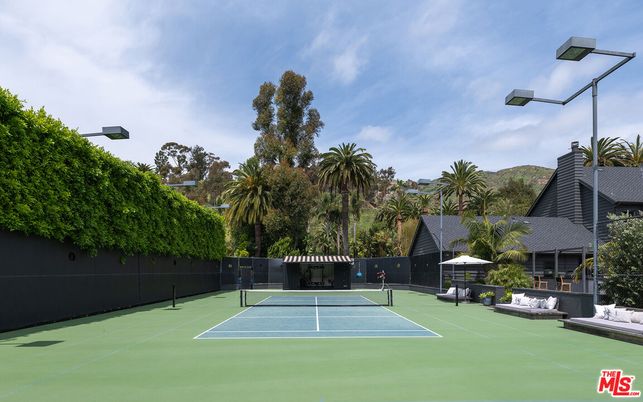 Exterior, Tennis Courts