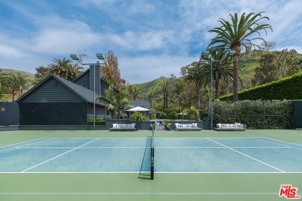 Exterior, Tennis Courts