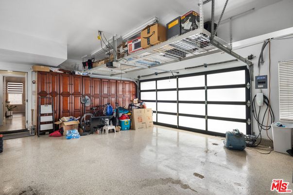 Garage, Interior
