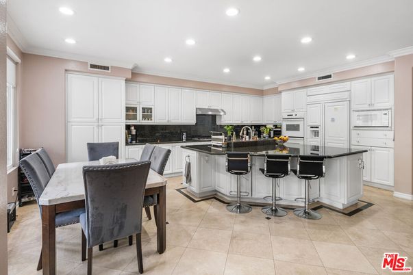 Dining room, Interior, Kitchen, Recessed Lighting, Stainless Steel Appliances