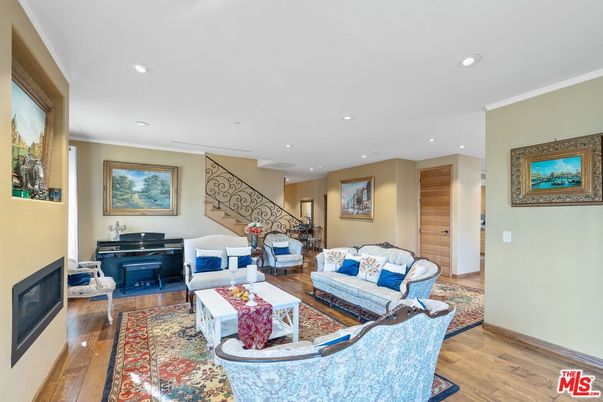 Interior, Living room, Piano, Recessed Lighting, Wood Texture Flooring