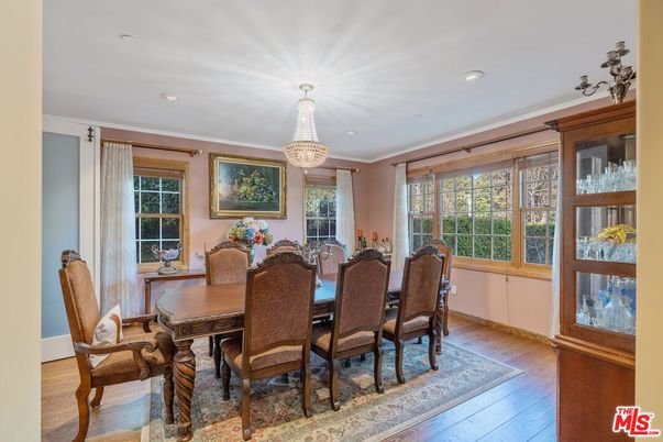 Chandelier, Dining room, Interior, Recessed Lighting, Wood Texture Flooring