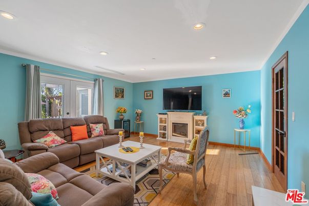 Fireplace, Interior, Living room, Recessed Lighting, Wood Texture Flooring
