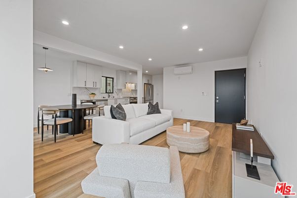 Dining room, Interior, Kitchen, Living room, Pendant Lights, Recessed Lighting, Wood Texture Flooring