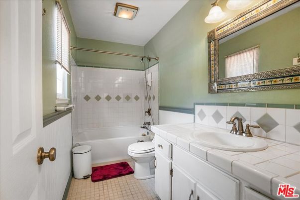 Bathroom, Interior, Tile Countertops