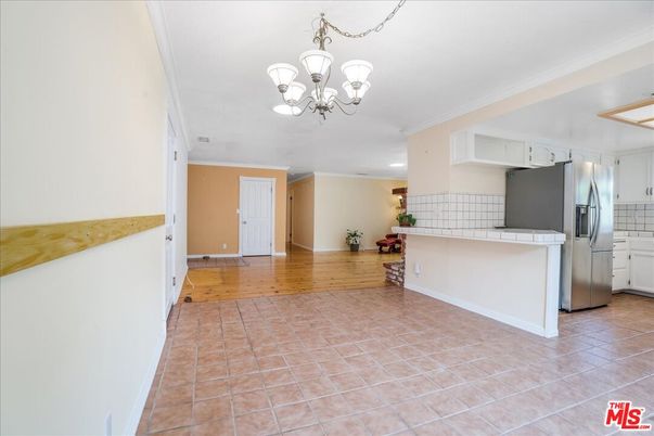 Chandelier, Interior, Kitchen, Recessed Lighting, Wood Texture Flooring