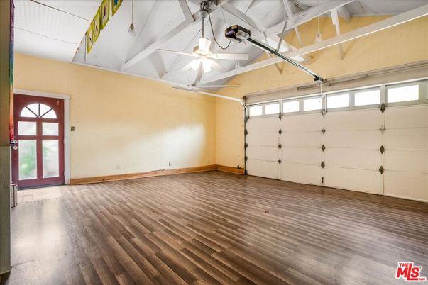 Garage, Interior, Wood Texture Flooring