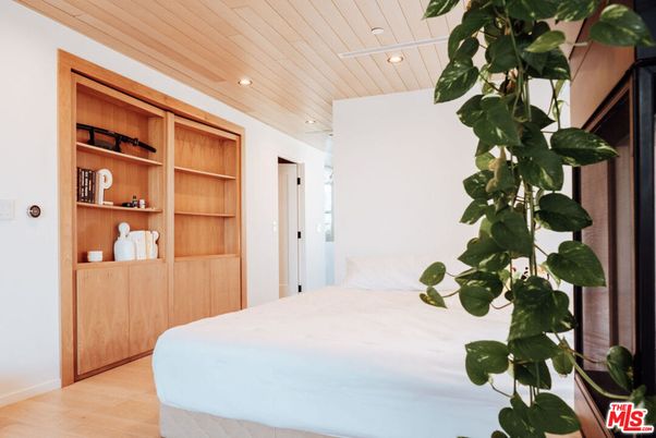 Bedroom, Interior, Recessed Lighting, Wooden Ceilings, Wood Texture Flooring