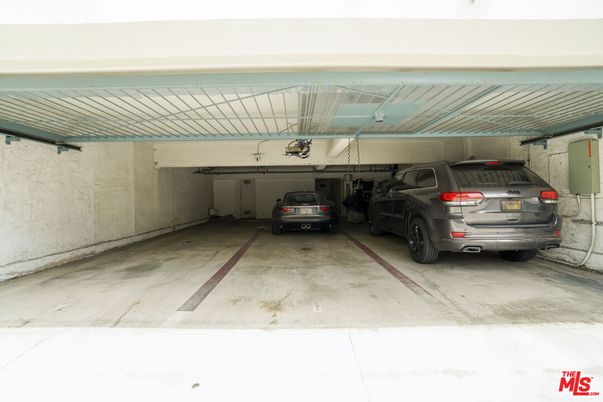 Garage, Interior