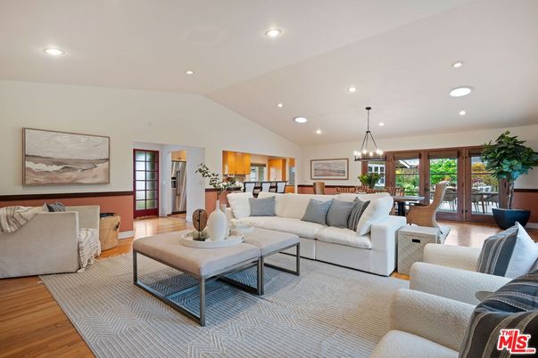 Dining room, Interior, Living room, Pendant Lights, Recessed Lighting, Wood Texture Flooring
