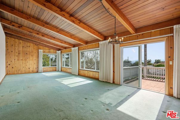 Chandelier, Empty room, Interior, Wooden Beams, Wooden Ceilings, Wooden Walls