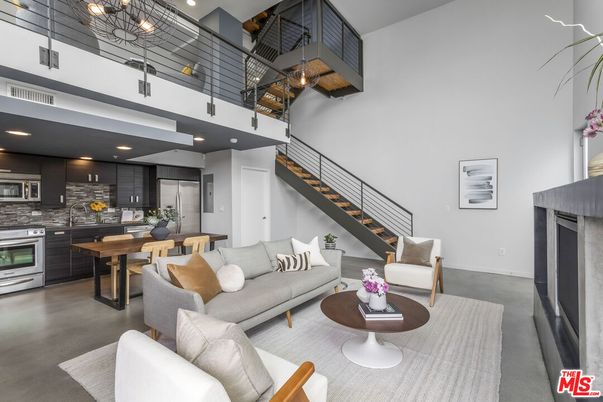 Dining room, Interior, Kitchen, Living room, Pendant Lights, Recessed Lighting, Stainless Steel Appliances