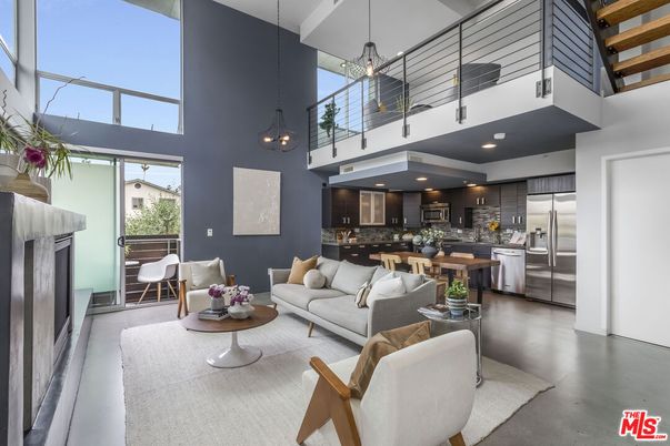 Interior, Kitchen, Living room, Pendant Lights, Recessed Lighting, Stainless Steel Appliances