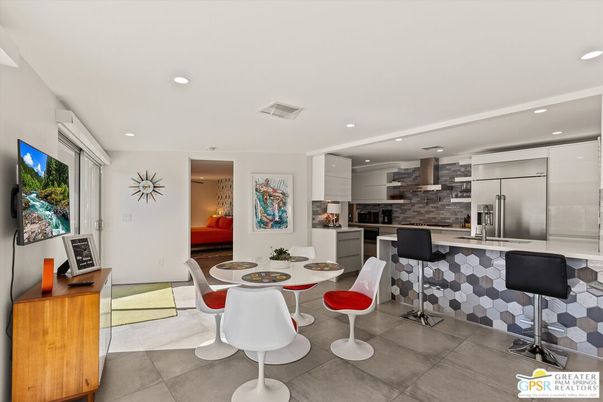 Dining room, Interior, Kitchen, Recessed Lighting, Stainless Steel Appliances