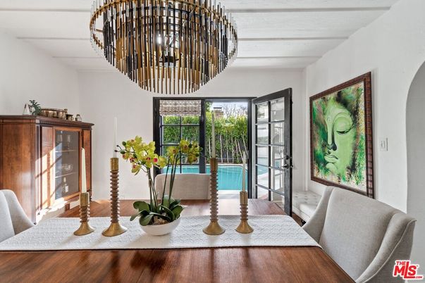 Chandelier, Dining room, Interior