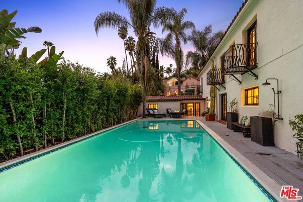 Exterior, Pool