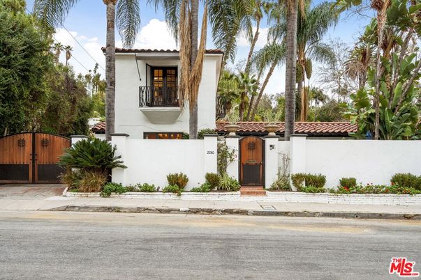 Exterior, Facade, Spanish Mediterranean