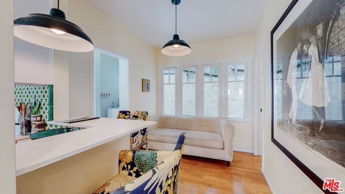 Interior, Pendant Lights, Wood Texture Flooring