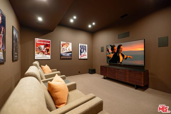 Interior, Projection Screen, Recessed Lighting, Theatre Room
