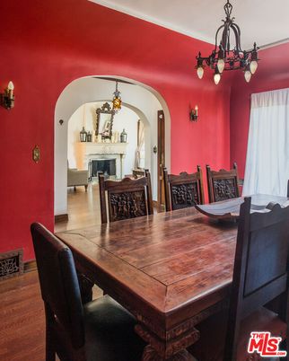 Chandelier, Dining room, Fireplace, Interior, Wood Texture Flooring
