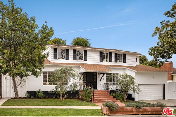 Attached, Exterior, Facade, Spanish Mediterranean