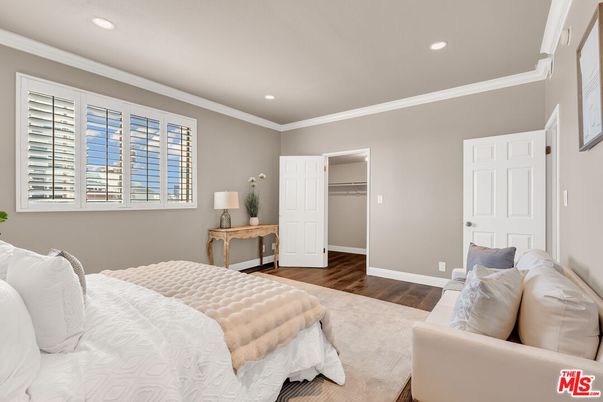 Bedroom, Interior, Recessed Lighting, Wood Texture Flooring