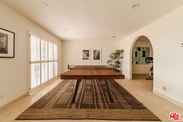 Game Room, Interior, Recessed Lighting