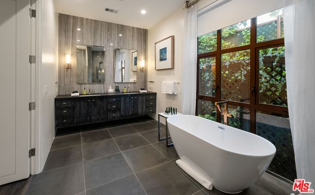 Bathroom, Dual Sink Vanities, Free Standing Baths, Interior, Recessed Lighting