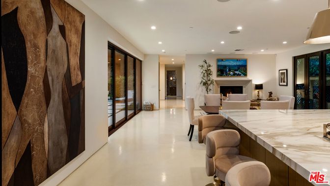 Fireplace, Interior, Recessed Lighting