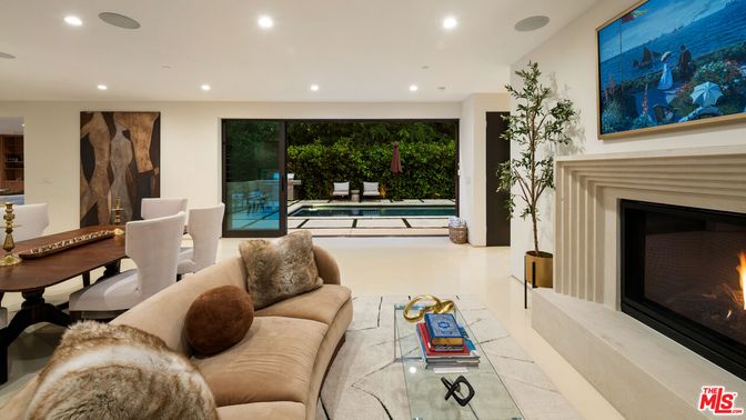 Fireplace, Interior, Living room, Recessed Lighting