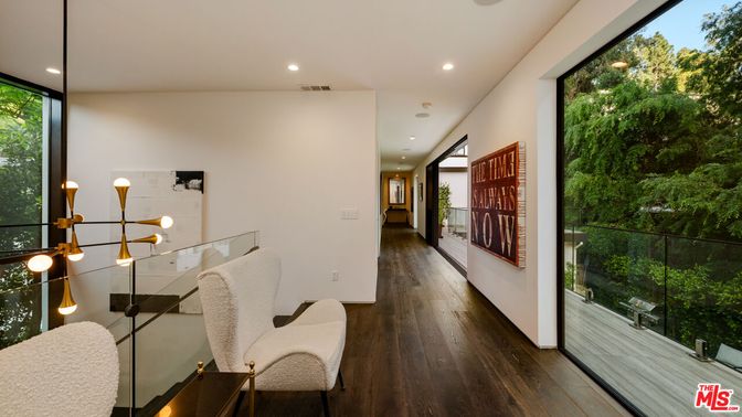 Interior, Pendant Lights, Recessed Lighting, Wood Texture Flooring