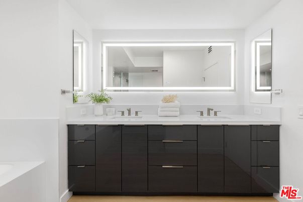 Bathroom, Dual Sink Vanities, Interior, Wood Texture Flooring