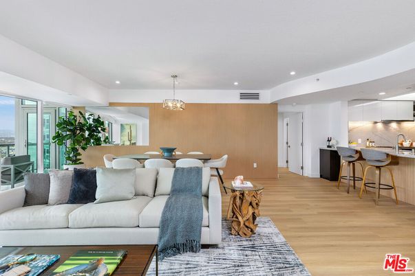 Dining room, Interior, Living room, Pendant Lights, Recessed Lighting, Wood Texture Flooring