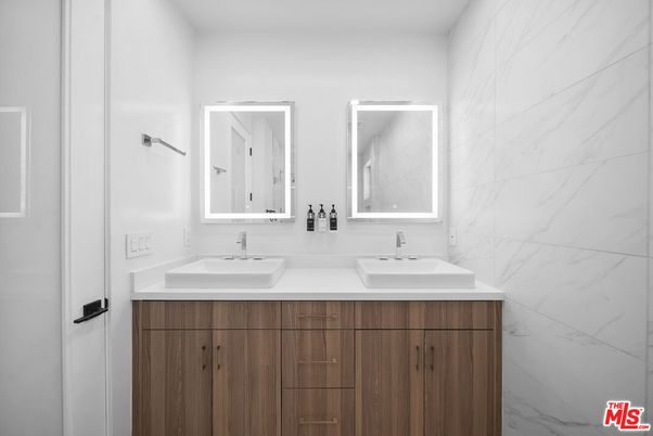 Bathroom, Dual Sink Vanities, Interior, Marble Walls